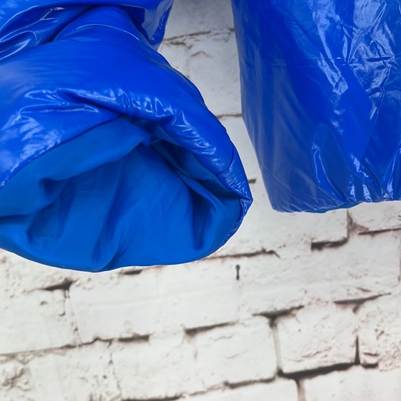 Club Paradise “Paxton” Puffer, Size M - Picture 13 of 16